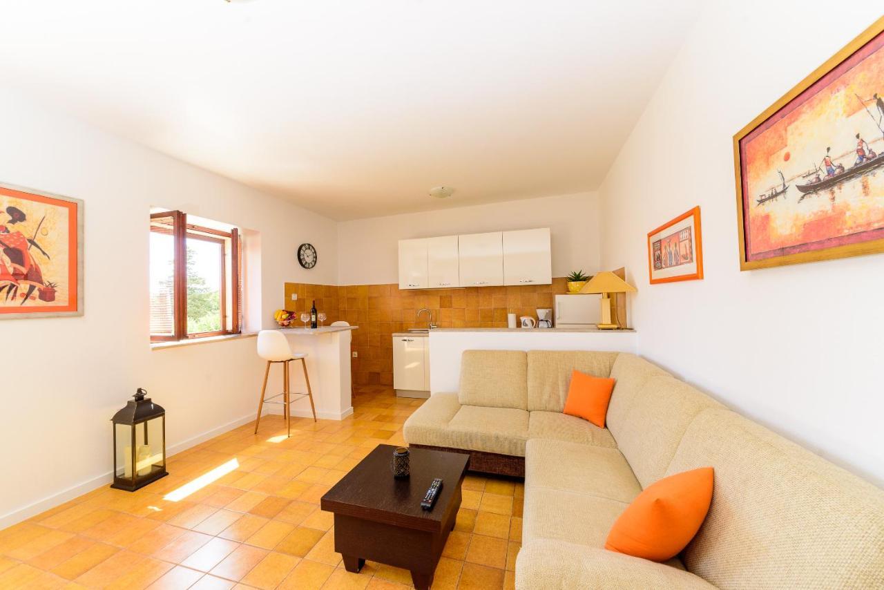 Apartmani Bokin Бол Экстерьер фото