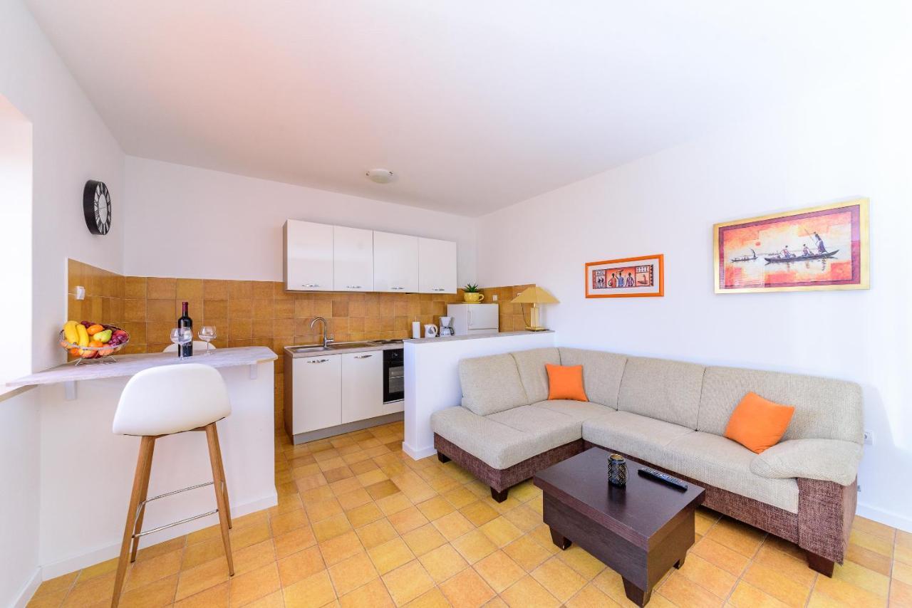 Apartmani Bokin Бол Экстерьер фото