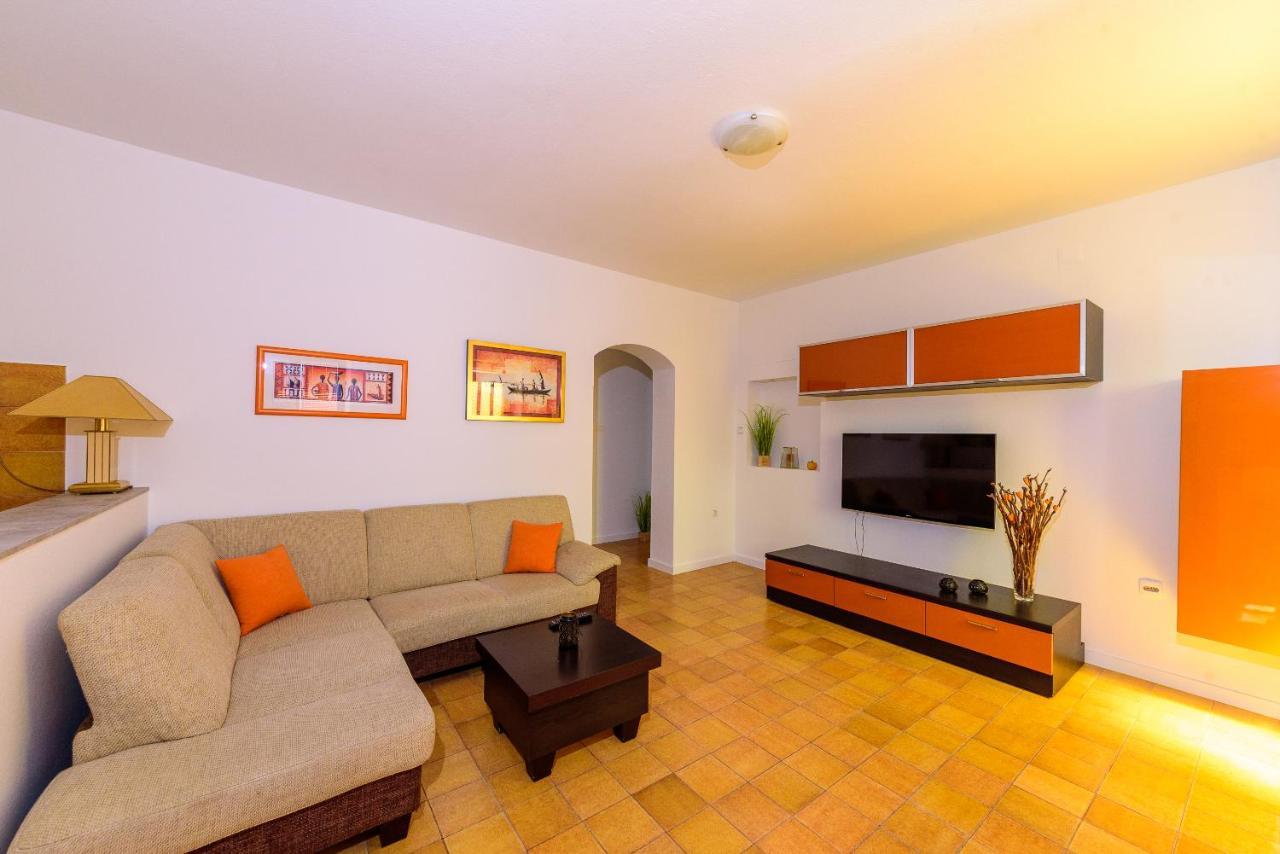 Apartmani Bokin Бол Экстерьер фото