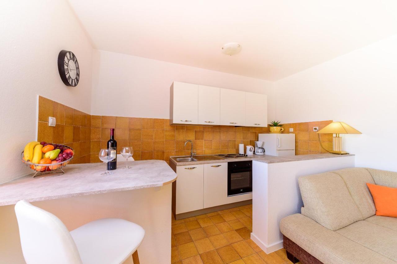 Apartmani Bokin Бол Экстерьер фото